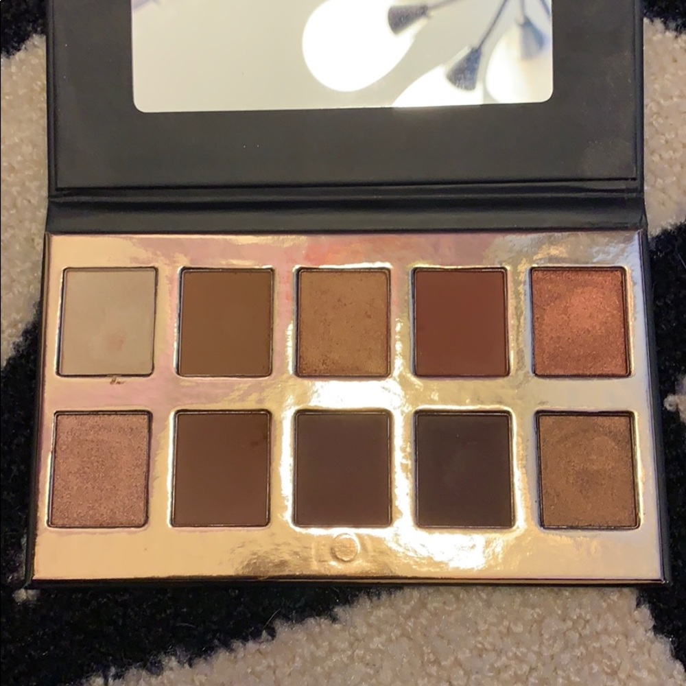 Crown Brush palette